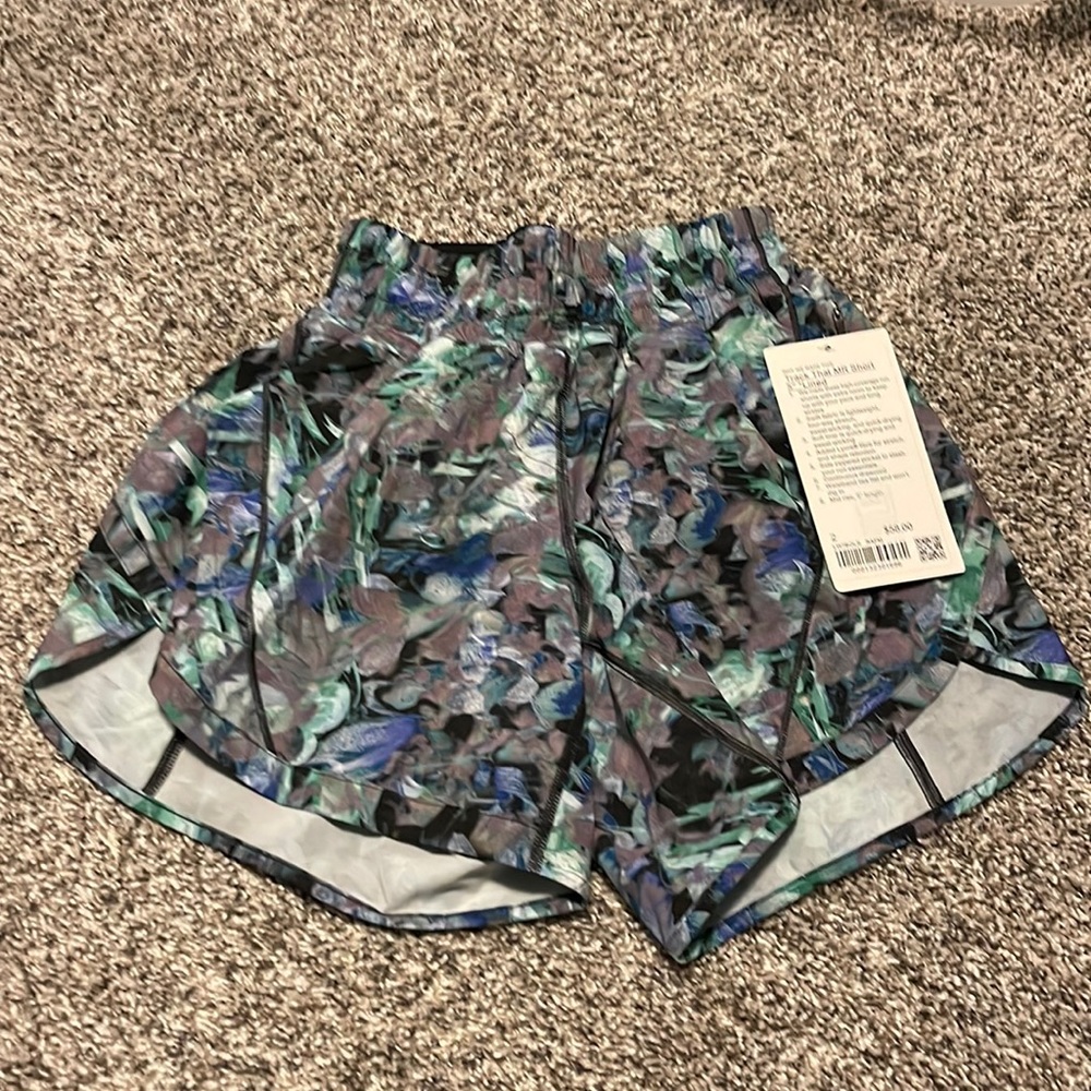 Lululemon Track That MR Short 5” Lined